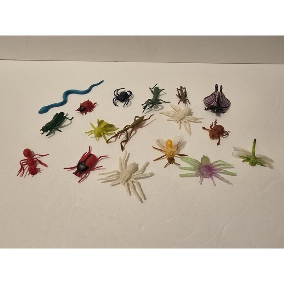Unbranded Other - INSECTS & BUGS Mixed LOT of 17 Small Toys UNBRANDED 2”-3.5” Multi-Colored USED